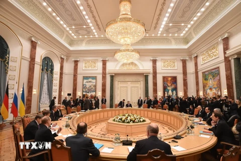 Hội nghị về chấm dứt xung đột ở Ukraine kéo dài sang ngày 12/2 