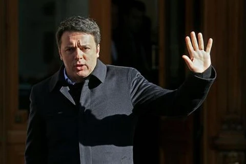 Chuyên cơ chở Thủ tướng Italy Matteo Renzi phải hạ cánh khẩn cấp