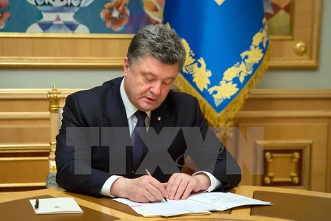 Tổng thống Ukraine Poroshenko nêu những ưu tiên sửa đổi hiến pháp