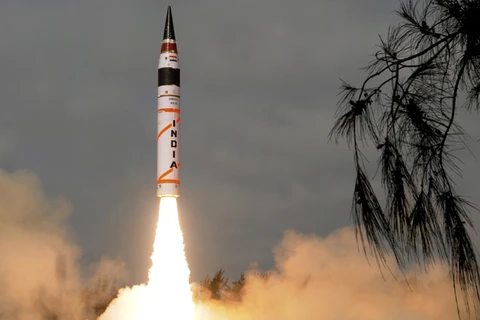Ấn Độ phóng thành công tên lửa có khả năng mang đầu đạn hạt nhân