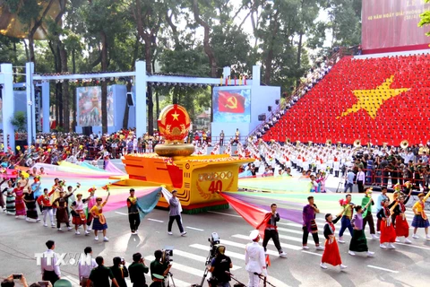 [Photo] Lễ diễu binh và diễu hành kỷ niệm 40 năm thống nhất đất nước