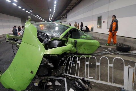 Hai quý tử ở Trung Quốc nhận án phạt nặng vì lái siêu xe gây tai nạn