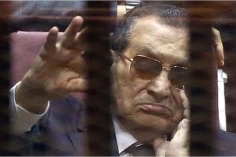 Tòa án Ai Cập hủy phán quyết xóa tội giết người của ông Mubarak 