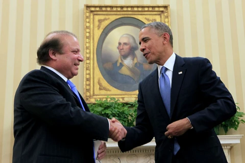 Tổng thống Barack Obama (phải) trong một cuộc gặp với Thủ tướng Pakistan Nawaz Sharif. (Nguồn: defence.pk)