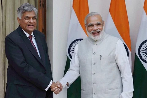 Thủ tướng Sri Lanka Ranil Wickremesinghe (trái) và người đồng cấp Ai Cập Narendra. (Nguồn: PTI) Modi