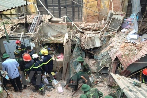 Hà Nội tiếp tục khắc phục sự cố vụ sập nhà 107 Trần Hưng Đạo 