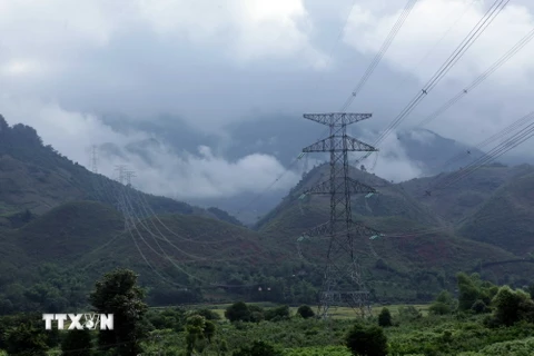 Đường dây 500 kV Sơn La-Lai Châu. (Ảnh: Lê Hữu Quyết/TTXVN)