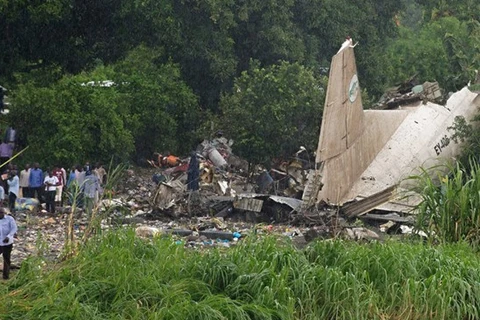 Hiện trường vụ máy bay Nga gặp nạn ở Nam Sudan. (Nguồn: RT)