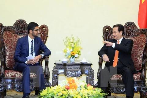 Thủ tướng Nguyễn Tấn Dũng tiếp Tổng Giám đốc điều hành Google Sundar Pichai đang thăm và làm việc tại Việt Nam. (Ảnh: Thống Nhất/TTXVN)