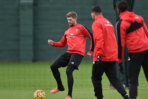 Steven Gerrard đang tập luyện cùng Liverpool. (Nguồn: Getty)