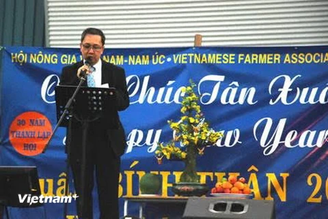 Chủ tịch Cộng đồng người Việt tại Nam Australia Lê Quang Tín phát biểu tại buổi lễ đón Tết Bính Thân. (Ảnh: Khánh Linh-Kim Anh/Vietnam+)