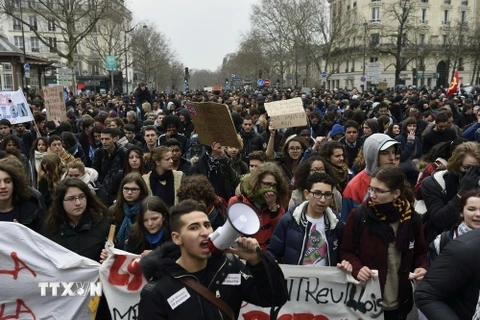 Quang cảnh một cuộc biểu tình tại thủ đô Paris, Pháp. (Nguồn: AFP/TTXVN)