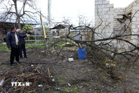 Nhà cửa bị phá hủy sau cuộc giao tranh ở khu vực tranh chấp Nagorno-Karabakh ngày 3/4. (Nguồn: THX/TTXVN)