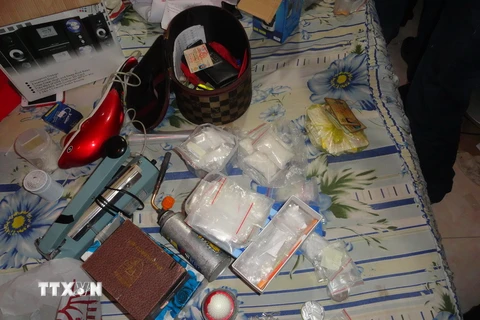 Số ma túy được phát hiện tại nhà Trần Thị Thu Hà. (Ảnh: Phúc Sơn/TTXVN) 