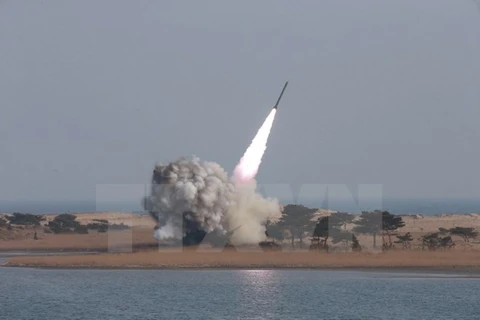 Một vụ thử tên lửa của Triều Tiên. (Nguồn: EPA/TTXVN)