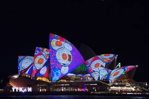 Nhà hát Opera Sydney lung linh sắc màu trong lễ hội. (Nguồn: THX/TTXVN)