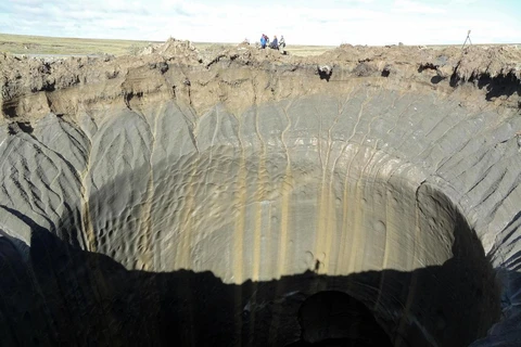 Miệng hố khổng lồ ở Siberia. (Nguồn: Getty)