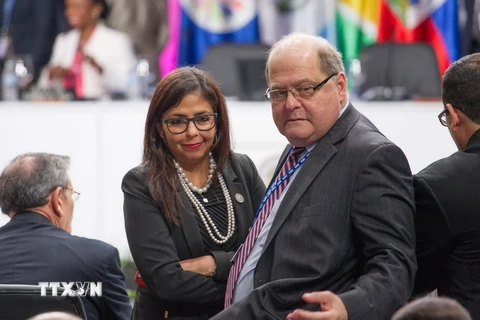 Ngoại trưởng Venezuela Delcy Rodriguez (trái) tại cuộc họp của OAS ngày 14/6. (Nguồn: AFP/TTXVN)