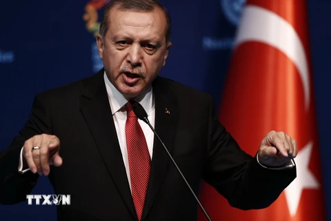 Tổng thống Thổ Nhĩ Kỳ Recep Tayyip Erdogan trong cuộc họp báo tại Istanbul ngày 24/5. (Nguồn: EPA/TTXVN)