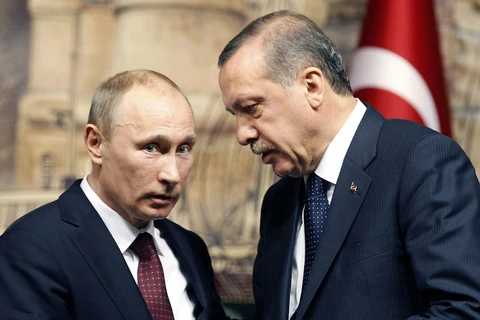 Tổng thống Nga Vladimir Putin (trái) và người đồng cấp Thổ Nhĩ Kỳ Tayyip Erdogan. (Nguồn: RT)