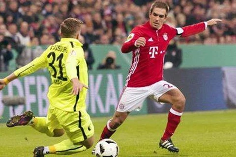 Lahm ghi bàn mở tỷ số cho Bayern ở trận đấu hồi giữa tuần. (Nguồn: nordphoto)