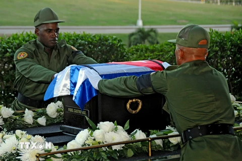 [Video] Cuba rước tro cốt lãnh tụ Fidel về quê hương cách mạng