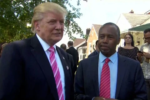 Tổng thống Mỹ đắc cử Donald Trump (trái) và ông Ben Carson. (Nguồn: CNN)
