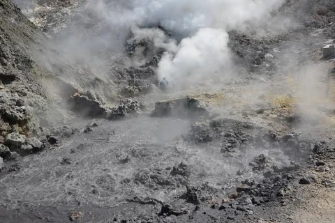 Miệng núi lửa Campi Flegrei. (Nguồn: AFP)