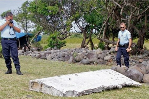 Mảnh vỡ thứ nhất của máy bay MH 370 được phát hiện ở đảo Reunion. (Nguồn: AP)