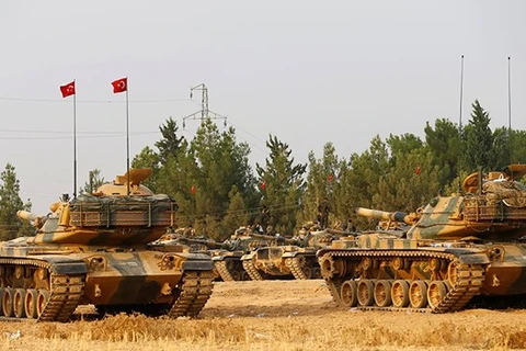 Xe tăng của quân đội Thổ Nhĩ Kỳ tập kết tại Syria. (Nguồn: Reuters)