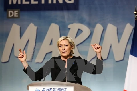 Ứng cử viên Tổng thống Pháp Marine Le Pen phát biểu trong một cuộc vận động tranh cử ở Perpignan. (Nguồn: EPA/TTXVN)