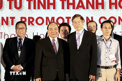 Thủ tướng Nguyễn Xuân Phúc với các đại biểu tại hội nghị. (Ảnh: Thống Nhất/TTXVN) 