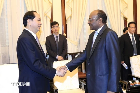 Chủ tịch nước Trần Đại Quang tiếp Ngài Sayed Altayed Ahmed, Đại sứ Đặc mệnh toàn quyền Cộng hoà Sudan tại Việt Nam đến chào từ biệt nhân kết thúc nhiệm kỳ công tác tại Việt Nam. (Ảnh: Nhan Sáng/TTXVN)