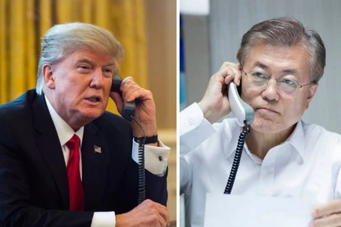 Tổng thống nước này Moon Jae-in (phải) và người đồng cấp Mỹ Donald Trump. (Nguồn: Yonhap)