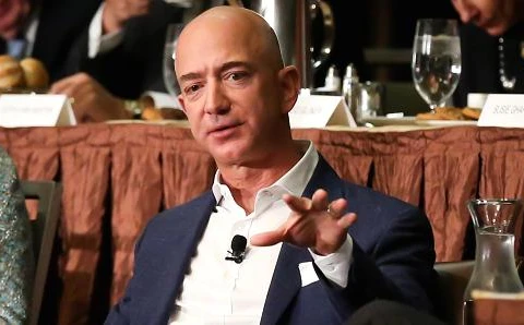 Ông chủ Amazon chuẩn bị soán ngôi giàu nhất thế giới của Bill Gates