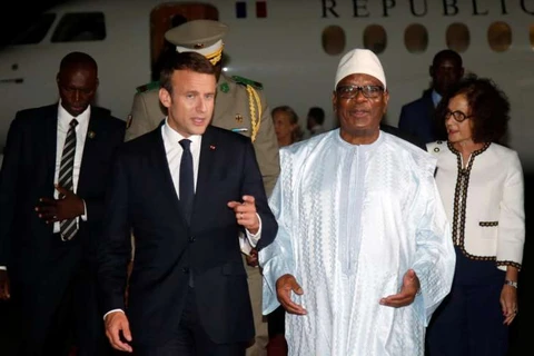 Tổng thống Pháp Emmanuel Macron (trái) và người đồng cấp Mali Ibrahim Boubacar Keita. (Nguồn: Reuters)