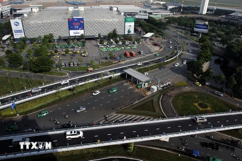 [Video] Thông xe 2 cầu vượt cửa ngõ sân bay Tân Sơn Nhất