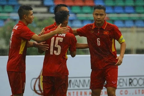 Các cầu thủ U18 Việt Nam ăn mừng chiến thắng. (Nguồn: MFF)