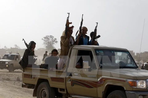 Phiến quân Houthi tại khu vực Sanaa, Yemen ngày 18/6. (Nguồn: EPA/TTXVN)