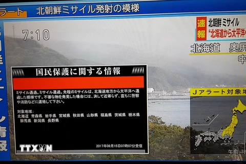 Hình ảnh về vụ phóng tên lửa của Triều Tiên do Đài NHK của Nhật Bản đăng phát ngày 15/9. (Nguồn: YONHAP/TTXVN)