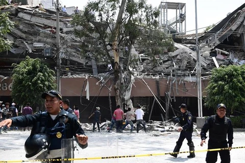 [Video] Cảnh tượng hỗn loạn khi xảy ra động đất khủng khiếp ở Mexico