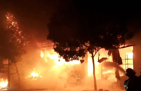 [Video] TP.HCM: Cháy nhà giữa đêm làm 6 người thương vong