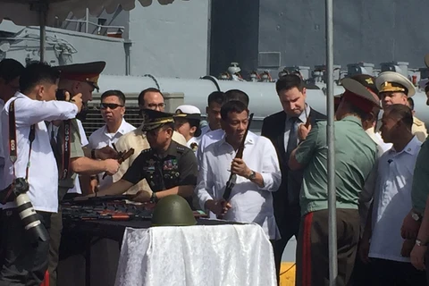 Tổng thống Philippines Rodrigo Duterte tại buổi lễ bàn giao. (Nguồn: Trisha Macas‏)