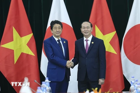 Chủ tịch nước Trần Đại Quang tiếp song phương Thủ tướng Nhật Bản Shinzo Abe. (Ảnh: TTXVN)