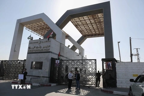Cửa khẩu biên giới Rafah giữa Dải Gaza với Ai Cập ngày 15/11. (Nguồn: AFP/TTXVN)