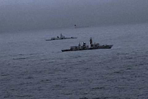 Tàu khu trục HMS St Albans theo sát tàu khu trục Đô đốc Gorshkov của Nga. (Nguồn: ROYAL NAVY)