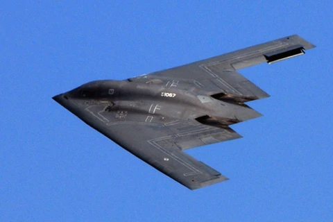 Máy bay ném bom tàng hình B-2 Spirit. (Nguồn: Military.com)