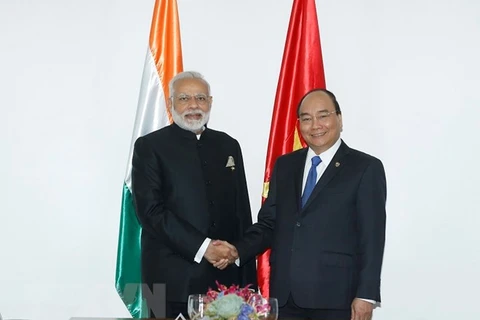 Thủ tướng Nguyễn Xuân Phúc gặp Thủ tướng Ấn Độ Narendra Modi hồi tháng 11/2017. (Ảnh: Thống Nhất/TTXVN)