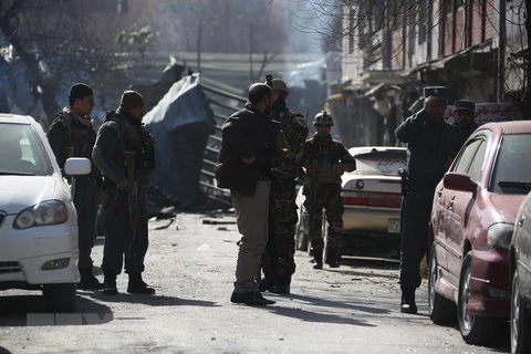 Hiện trường một vụ đánh bom liều chết ở Kabul. (Nguồn: THX/ TTXVN)