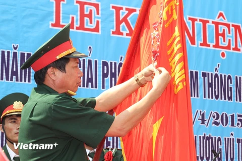 Trao danh hiệu "Anh hùng lực lượng vũ trang" cho 8 xã ở Nghệ An